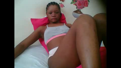 Snapshot of hotjeylee chatting on 2, 11, 2025 LOYCE online show from 2, 11, 2025