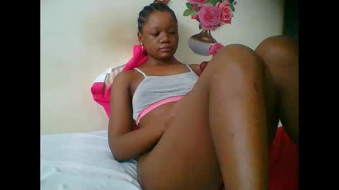 Snapshot of hotjeylee chatting on 2, 11, 2025 LOYCE online show from 2, 11, 2025