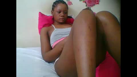 Snapshot of hotjeylee chatting on 4, 11, 2025 LOYCE online show from 4, 11, 2025