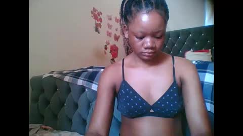 Snapshot of hotjeylee chatting on 8, 11, 2025 LOYCE online show from 8, 11, 2025