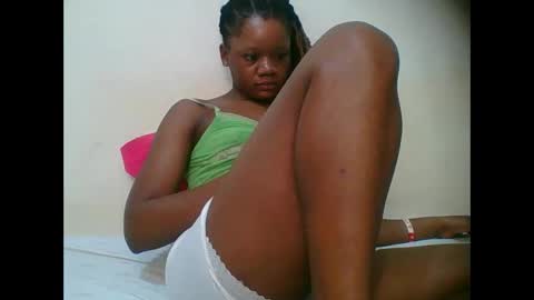 Snapshot of hotjeylee chatting on 12, 11, 2025 LOYCE online show from 12, 11, 2025