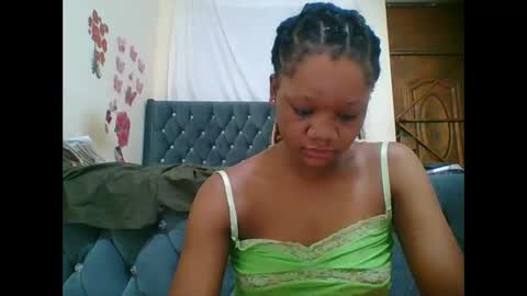 Snapshot of hotjeylee chatting on 13, 11, 2025 LOYCE online show from 13, 11, 2025