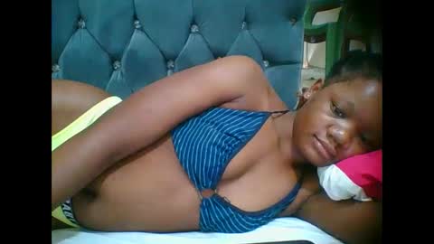 Snapshot of hotjeylee chatting on 14, 11, 2025 LOYCE online show from 14, 11, 2025