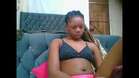 Snapshot of hotjeylee chatting on 15, 11, 2025 LOYCE online show from 15, 11, 2025