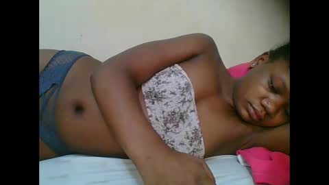 Snapshot of hotjeylee chatting on 16, 11, 2025 LOYCE online show from 16, 11, 2025