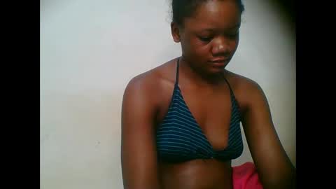 Snapshot of hotjeylee chatting on 18, 11, 2025 LOYCE online show from 18, 11, 2025