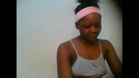 Snapshot of hotjeylee chatting on 21, 11, 2025 LOYCE online show from 21, 11, 2025