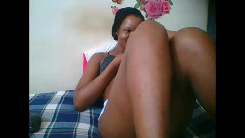 Snapshot of hotjeylee chatting on 27, 11, 2025 LOYCE online show from 27, 11, 2025