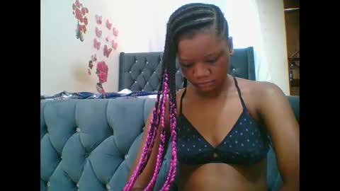 Snapshot of hotjeylee chatting on 28, 11, 2025 LOYCE online show from 28, 11, 2025