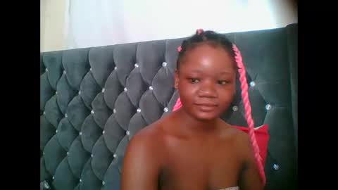 Snapshot of hotjeylee chatting on 15, 12, 2025 LOYCE online show from 15, 12, 2025