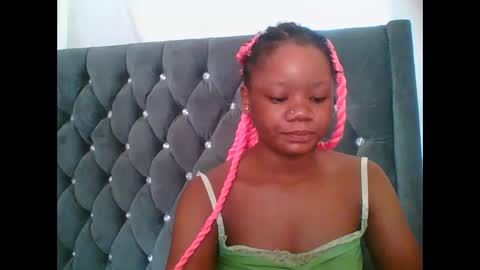 Snapshot of hotjeylee chatting on 16, 12, 2025 LOYCE online show from 16, 12, 2025