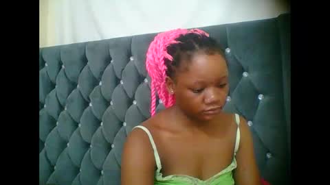 Snapshot of hotjeylee chatting on 16, 12, 2025 LOYCE online show from 16, 12, 2025