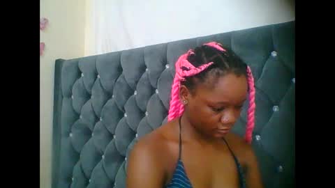 Snapshot of hotjeylee chatting on 17, 12, 2025 LOYCE online show from 17, 12, 2025