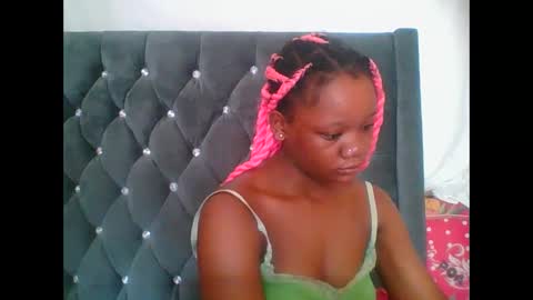 Snapshot of hotjeylee chatting on 18, 12, 2025 LOYCE online show from 18, 12, 2025