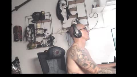 hotkinkytat online show from 13, 4, 2026