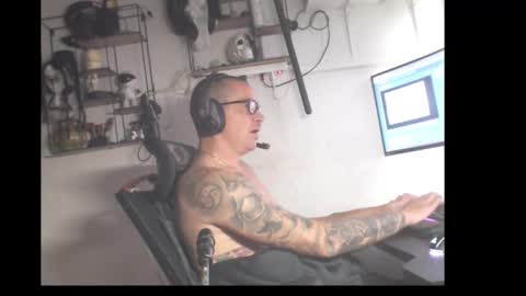 hotkinkytat online show from 16, 4, 2026