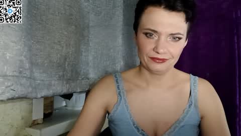 Snapshot of hotmamaqueen234 chatting on 16, 4, 2026 hotmamaqueen234 online show from 16, 4, 2026