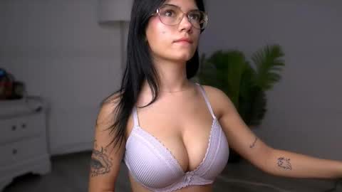 Snapshot of hotmollyx chatting on 6, 11, 2025 Molly online show from 6, 11, 2025