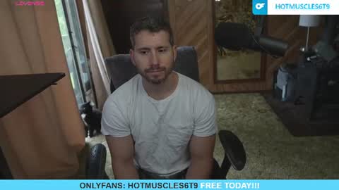 Snapshot of hotmuscles6t9 chatting on 22, 6, 2026 hotmuscles6t9 online show from 22, 6, 2026