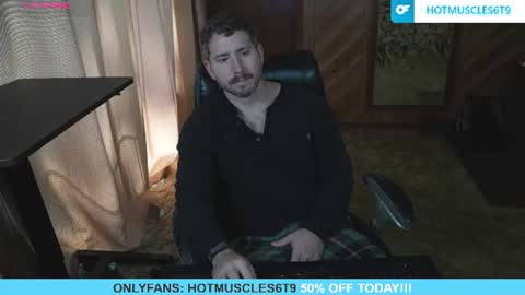 Snapshot of hotmuscles6t9 chatting on 7, 7, 2026 hotmuscles6t9 online show from 7, 7, 2026