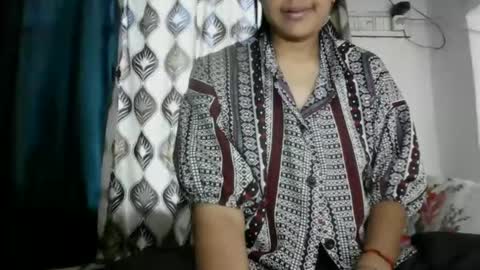 Snapshot of hotnsweetindian chatting on 27, 3, 2026 lola online show from 27, 3, 2026