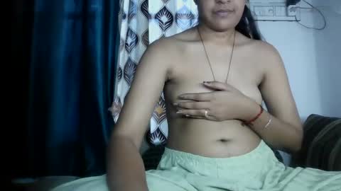 Snapshot of hotnsweetindian chatting on 8, 4, 2026 lola online show from 8, 4, 2026