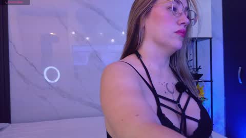 Snapshot of hotpawgmilf chatting on 31, 3, 2026 Sussy Bloom online show from 31, 3, 2026