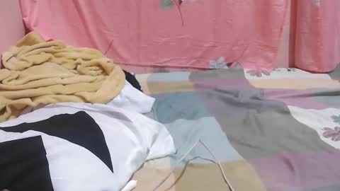 Snapshot of hotpink4u04 chatting on 4, 12, 2024 hotpink4u04 online show from 4, 12, 2024