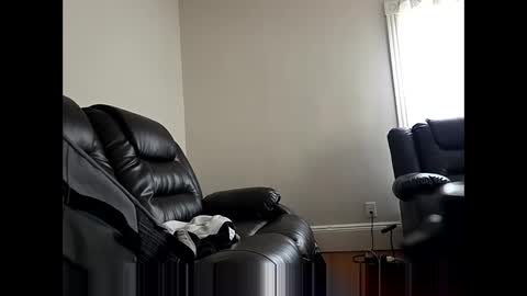 hotrox6942 online show from 13, 4, 2026