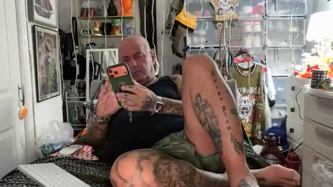 Snapshot of hotstuff775616 chatting on 19, 11, 2025 hotstuff775616 online show from 19, 11, 2025