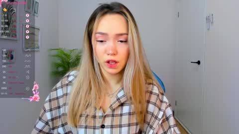 Snapshot of hottease_pvt chatting on 20, 12, 2024 hello Im Eva online show from 20, 12, 2024