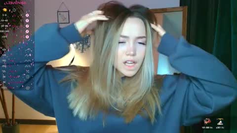 Snapshot of hottease_pvt chatting on 3, 1, 2025 hello Im Eva online show from 3, 1, 2025