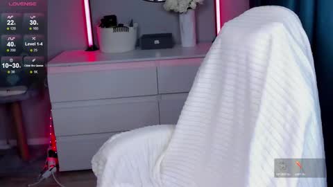 Snapshot of hottease_pvt chatting on 2, 10, 2025 hello Im Eva online show from 2, 10, 2025