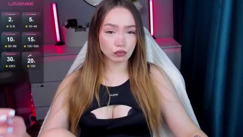 Snapshot of hottease_pvt chatting on 3, 10, 2025 hello Im Eva online show from 3, 10, 2025