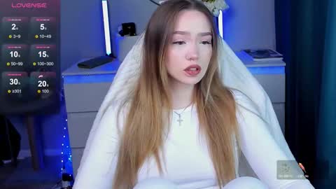 Snapshot of hottease_pvt chatting on 26, 10, 2025 hello Im Eva online show from 26, 10, 2025