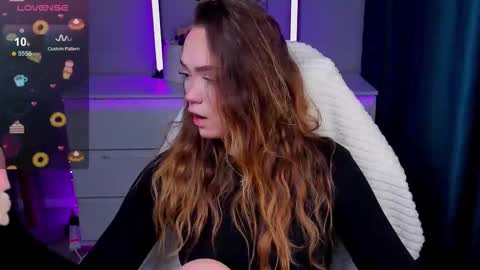 Snapshot of hottease_pvt chatting on 11, 3, 2026 hello Im Eva online show from 11, 3, 2026