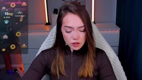 Snapshot of hottease_pvt chatting on 28, 3, 2026 hello Im Eva online show from 28, 3, 2026