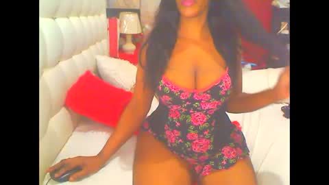 Snapshot of hottesa2019 chatting on 9, 10, 2025 THEONE online show from 9, 10, 2025