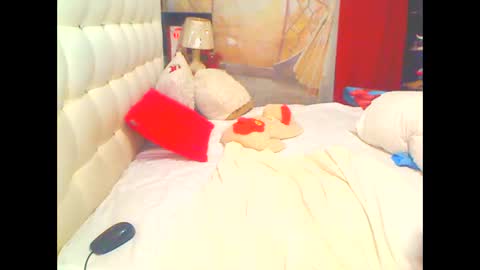 Snapshot of hottesa2019 chatting on 2, 11, 2025 THEONE online show from 2, 11, 2025