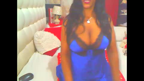 Snapshot of hottesa2019 chatting on 8, 11, 2025 THEONE online show from 8, 11, 2025