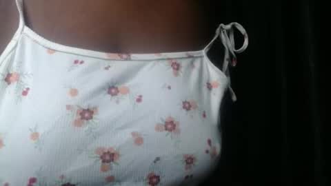 Snapshot of hottie_ebonie chatting on 11, 1, 2026 Ella online show from 11, 1, 2026