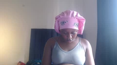 Snapshot of hottie_ebonie chatting on 5, 7, 2026 Ella online show from 5, 7, 2026