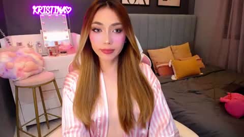 Snapshot of hottie_lexie chatting on 11, 7, 2026 LEXIE- dont forget to give me thumbs up online show from 11, 7, 2026