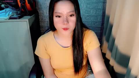 Snapshot of hottie_pinay16 chatting on 9, 3, 2026 April online show from 9, 3, 2026