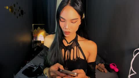 Hi i am Jane half vietnamese and half pinay and would like to meet good person here XOXO online show from 28, 5, 2026