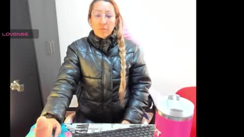 hottychrystal online show from 19, 6, 2026