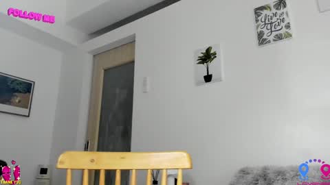 Snapshot of hottycrishinaxx chatting on 3, 3, 2025 crishinahotty online show from 3, 3, 2025