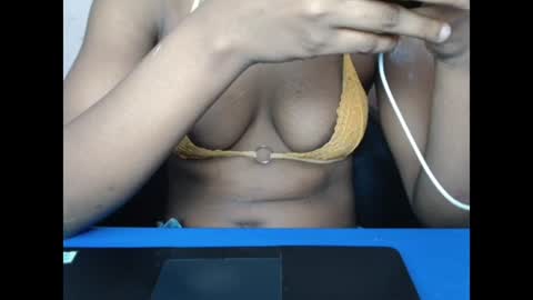 Snapshot of hotxxebony chatting on 4, 4, 2026 hotxxebony online show from 4, 4, 2026