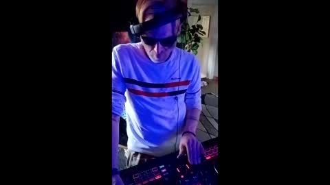 Snapshot of houseofstyle chatting on 11, 4, 2026 SeanPatrick online show from 11, 4, 2026