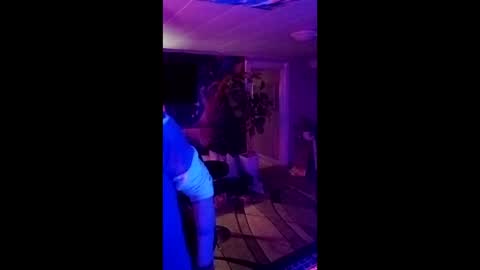 Snapshot of houseofstyle chatting on 17, 4, 2026 SeanPatrick online show from 17, 4, 2026